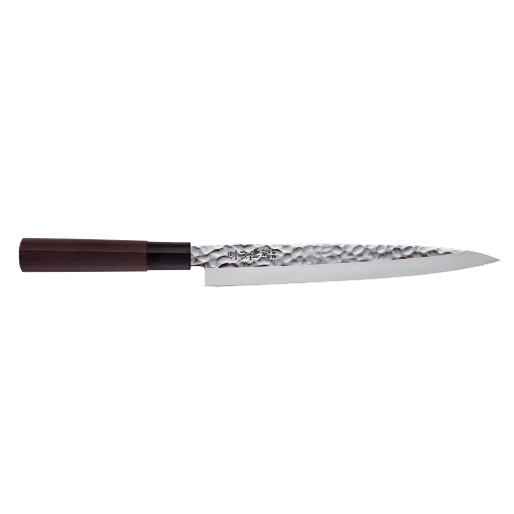 Couteau à Sashimi Lame 210mm Manche Bois Sekiryu Émouture asymétrique. Lame martelée. Emincer finement la viande et le poisson. Designer : Jaku Hammered.